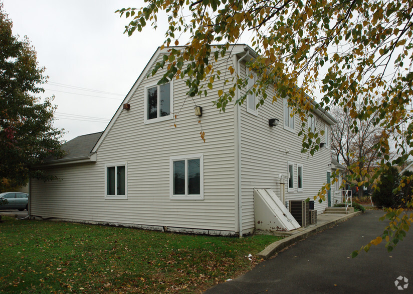 2480 Durham Rd, Bristol, PA for lease - Building Photo - Image 3 of 3