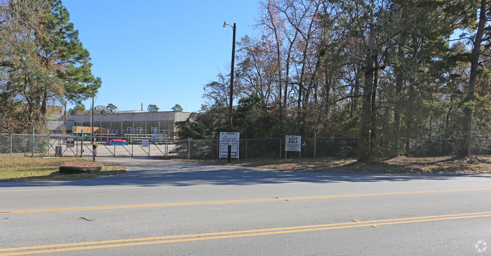 10586 Highway 75 N, Willis, TX for sale - Building Photo - Image 2 of 8