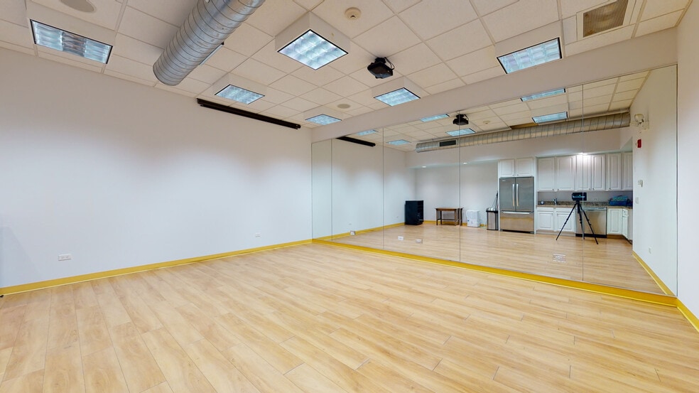 3827 N Southport Ave, Chicago, IL à louer - Photo intérieure - Image 3 de 16