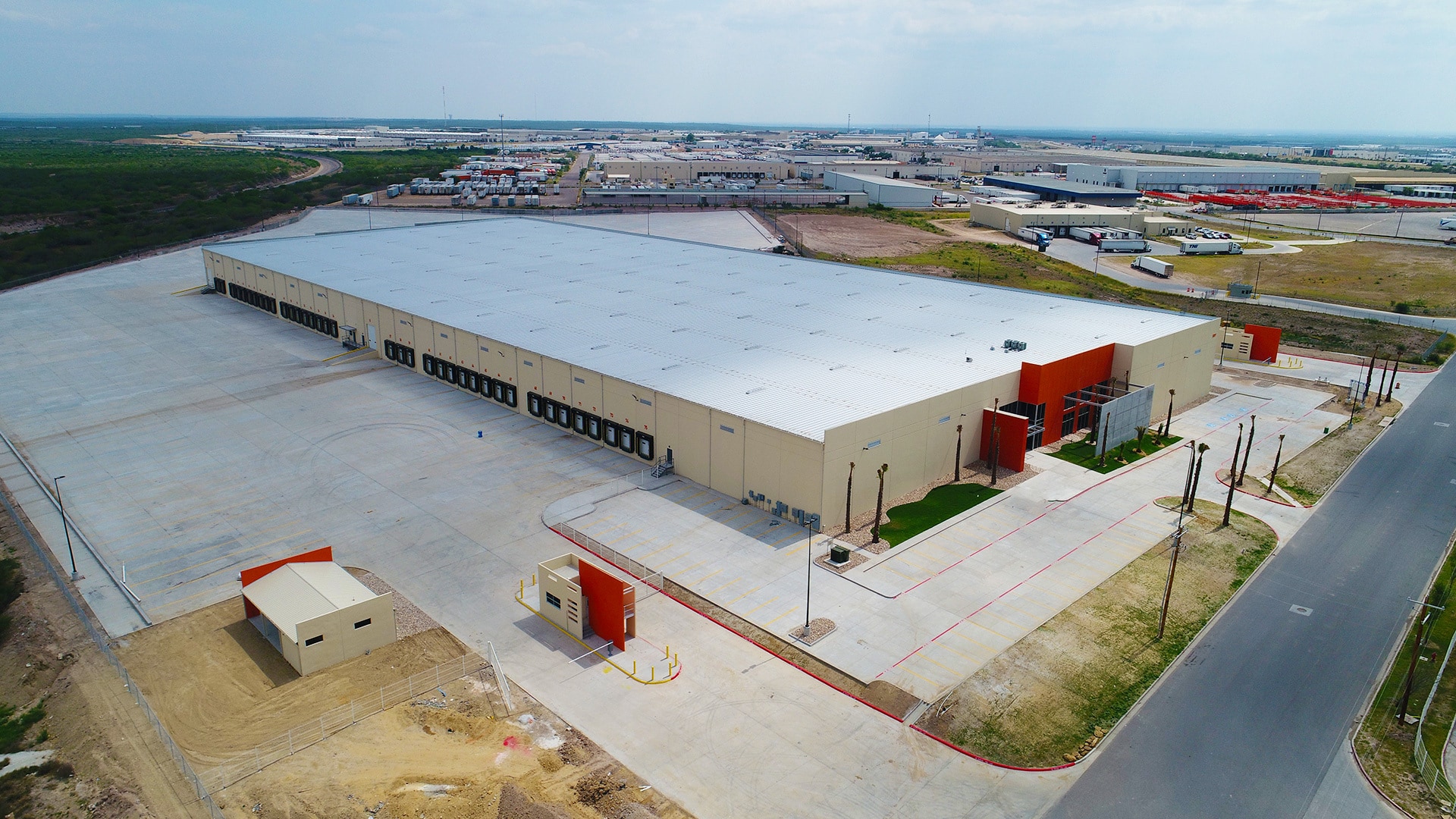 13819 Humphrey Rd, Laredo, TX for lease Primary Photo- Image 1 of 5