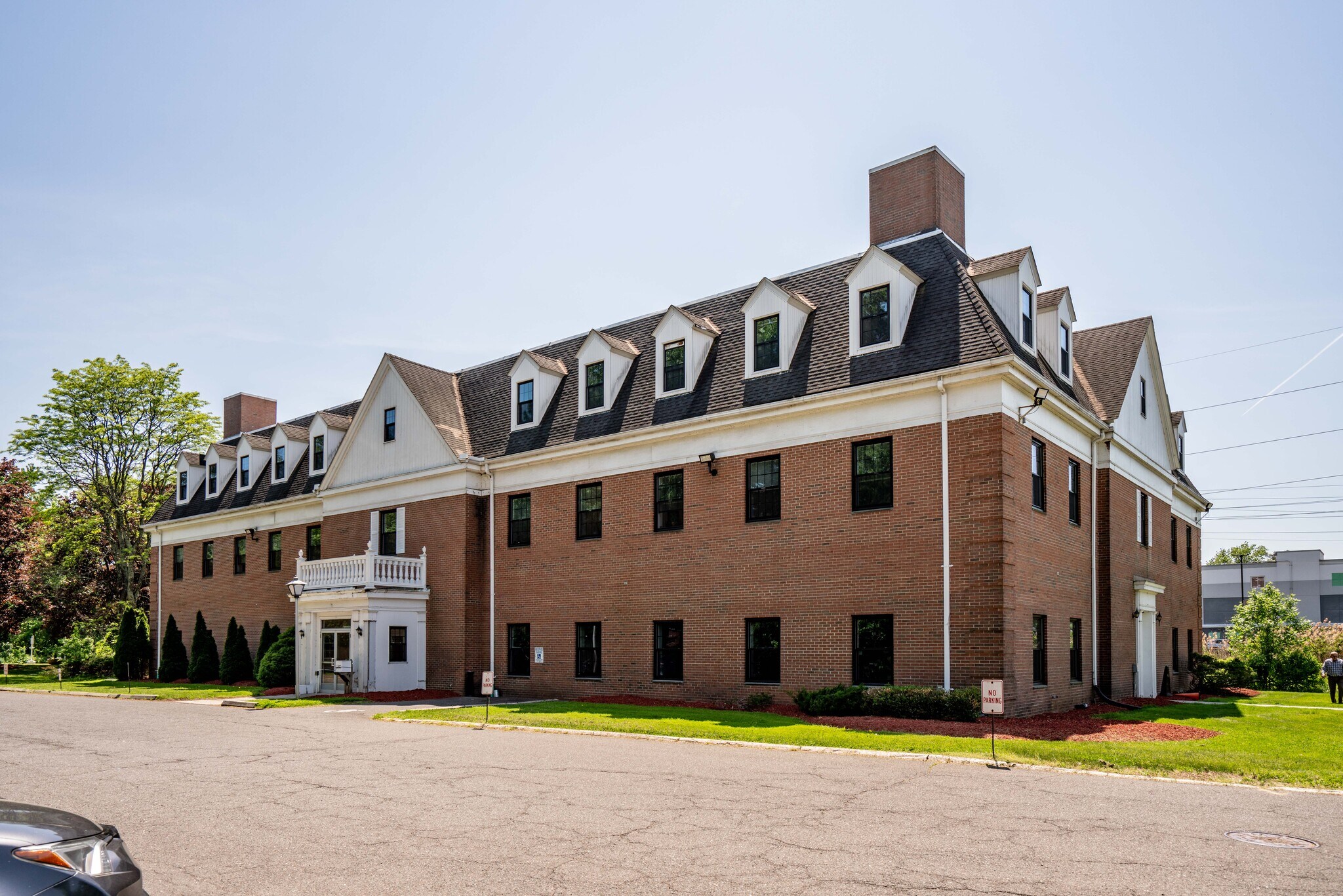 30 Jordan Ln, Wethersfield, CT à vendre Photo du bâtiment- Image 1 de 11