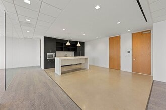 11111 Santa Monica Blvd, Los Angeles, CA à louer Photo intérieure- Image 2 de 6