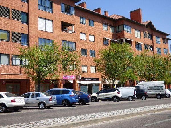Retail in Alcobendas, Madrid for lease - Building Photo - Image 2 of 5