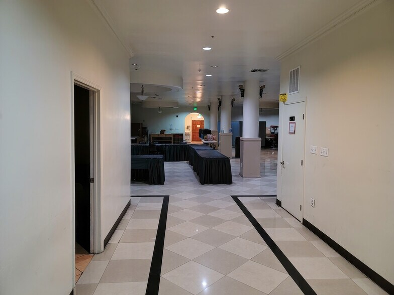 5100 S Broadway, Los Angeles, CA à vendre - Photo intérieure - Image 3 de 15