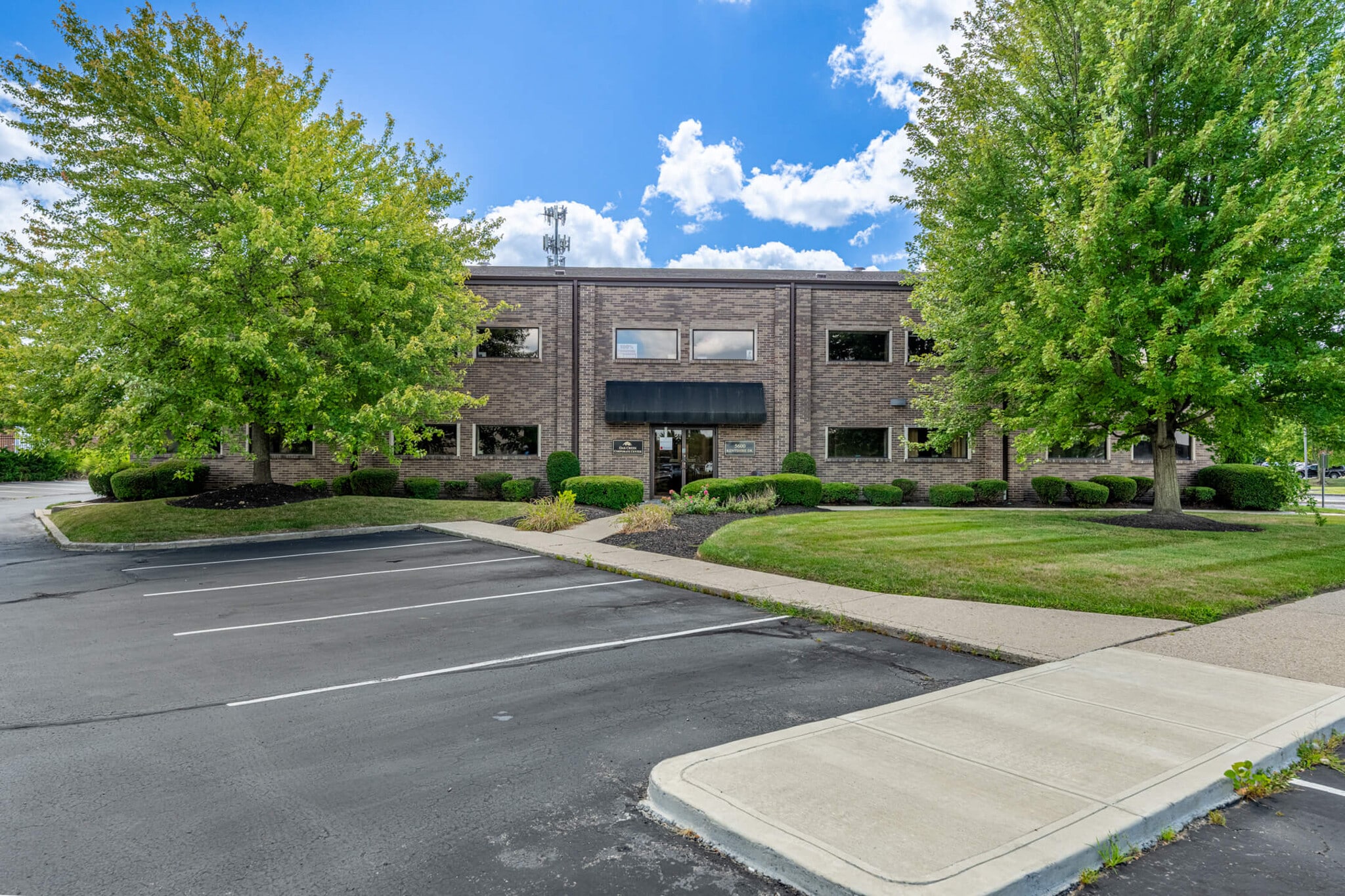 5600 Kentshire Dr, Dayton, OH for lease Building Photo- Image 1 of 11