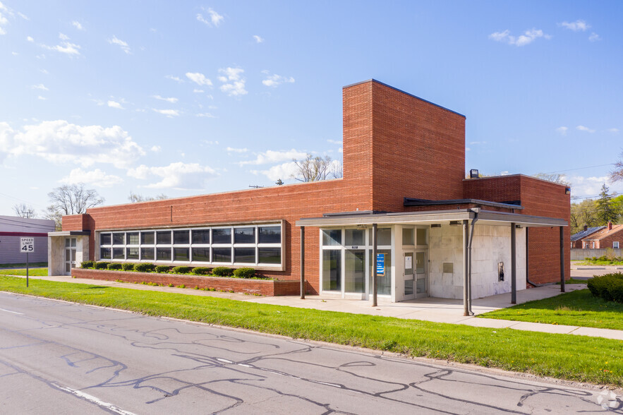 27637 Grand River Ave, Livonia, MI for sale - Primary Photo - Image 1 of 24