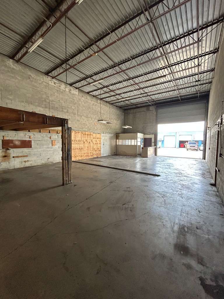 1624 SE Village Green Dr, Port Saint Lucie, FL for lease Interior Photo- Image 1 of 2