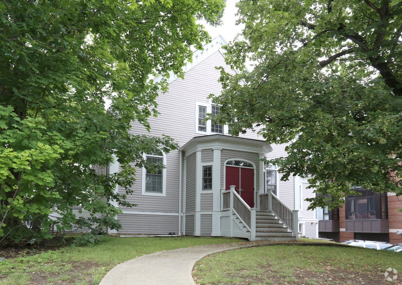 541 Cambridge St, Allston, MA à louer - Photo du bâtiment - Image 2 de 11