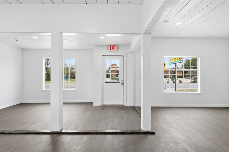 516 N Locust St, Denton, TX for lease - Building Photo - Image 3 of 24