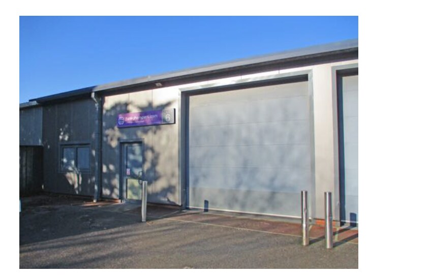 Deanland Rd, Golden Cross à louer Photo du bâtiment- Image 1 de 4