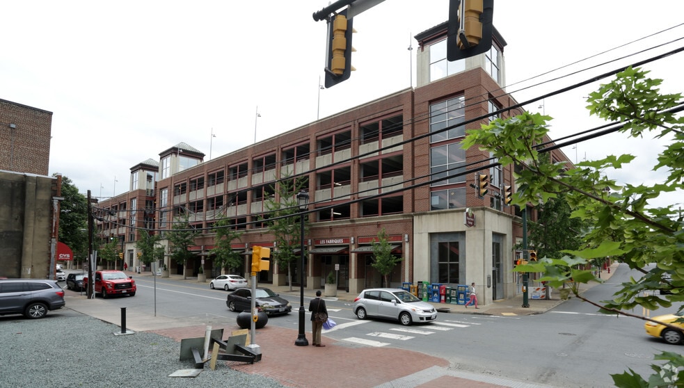 200-318 E Water St, Charlottesville, VA à vendre - Photo du bâtiment - Image 2 de 4