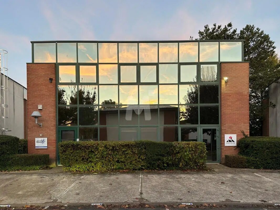 Flex dans Évry-Courcouronnes à louer Photo du bâtiment- Image 1 de 8