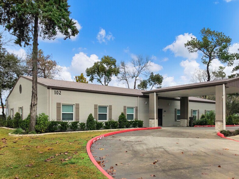 102 E Walker St, League City, TX à vendre - Photo du bâtiment - Image 2 de 28