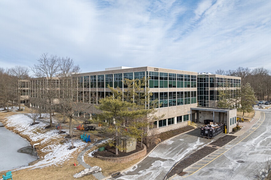 120 Eagle Rock Ave, East Hanover, NJ à louer - Photo principale - Image 1 de 15