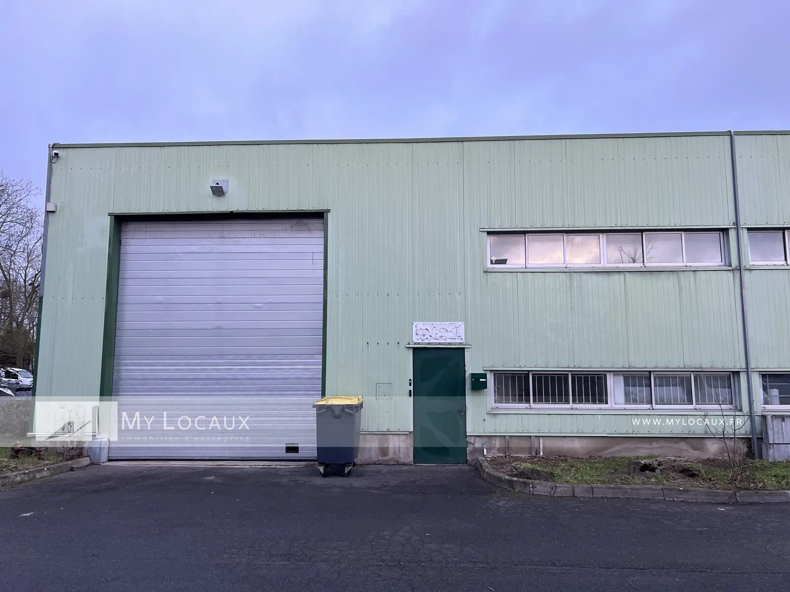 Flex in Beauchamp for lease Building Photo- Image 1 of 5