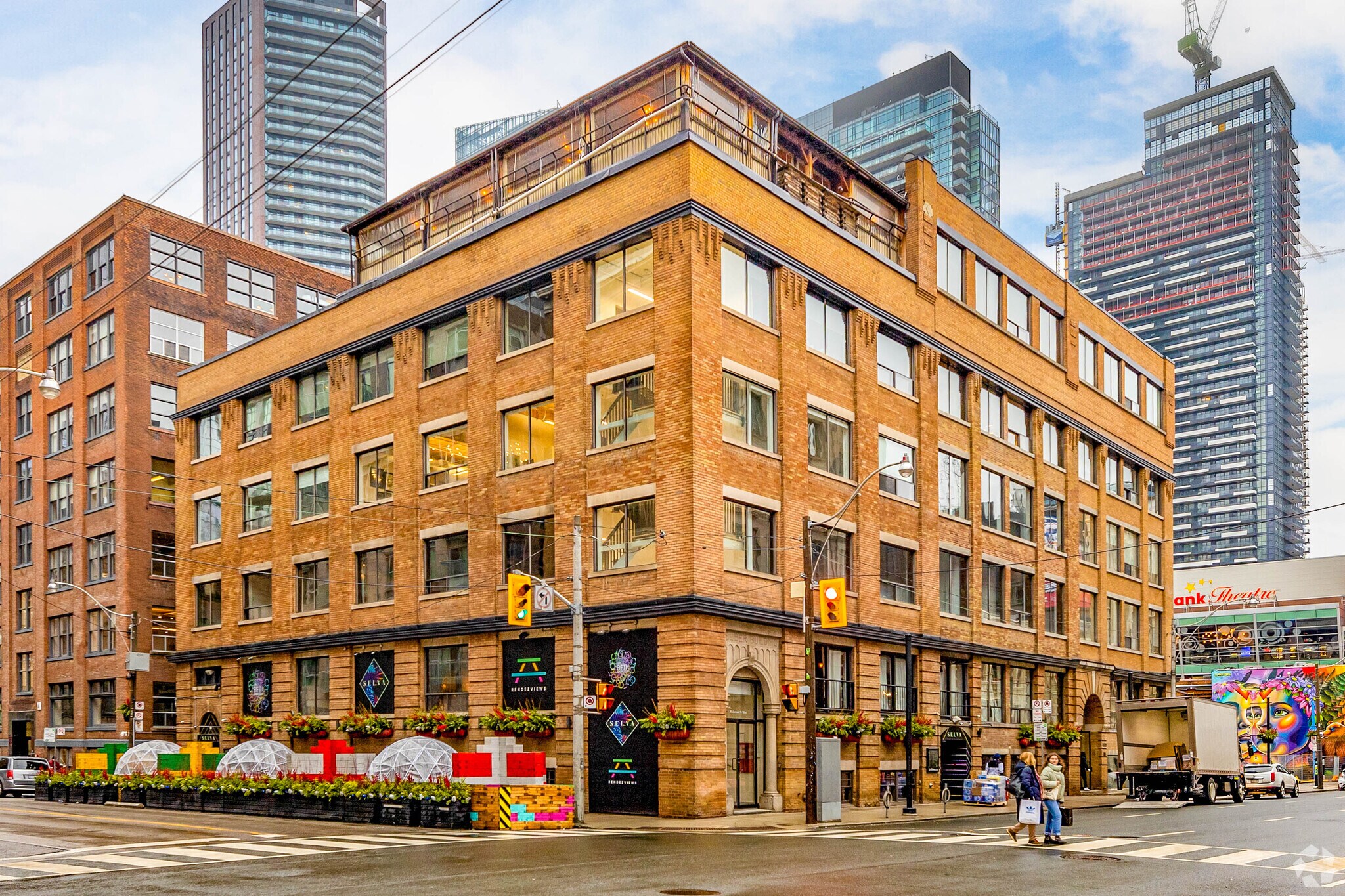 217-225 Richmond St W, Toronto, ON for sale Primary Photo- Image 1 of 1