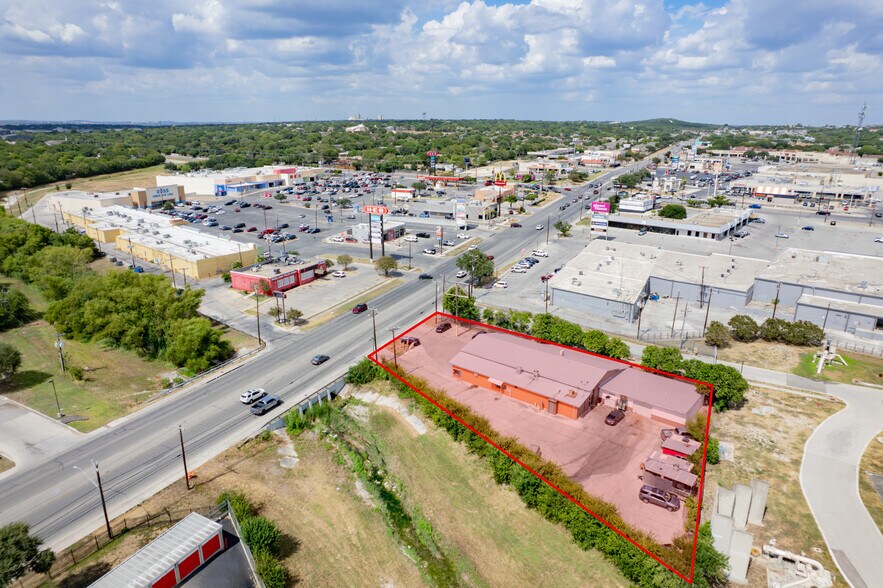 13860 Nacogdoches Rd, San Antonio, TX à vendre - Photo du bâtiment - Image 1 de 14