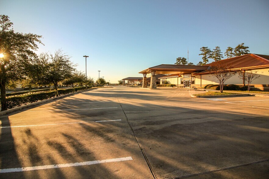 103 Medical Park Ln, Huntsville, TX à louer - Photo du bâtiment - Image 2 de 7
