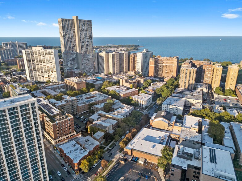 732 W Grace St, Chicago, IL à vendre - Photo du bâtiment - Image 2 de 8