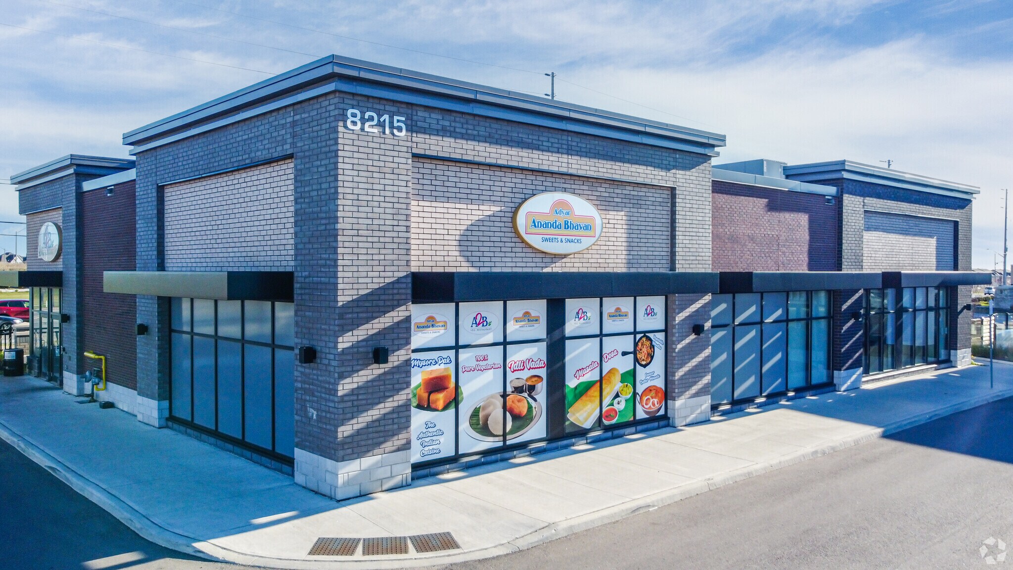 8215 Financial Dr, Brampton, ON for sale Primary Photo- Image 1 of 1