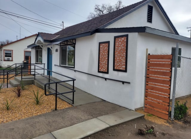 323 E San Joaquin Ave, Tulare, CA for lease - Building Photo - Image 2 of 11