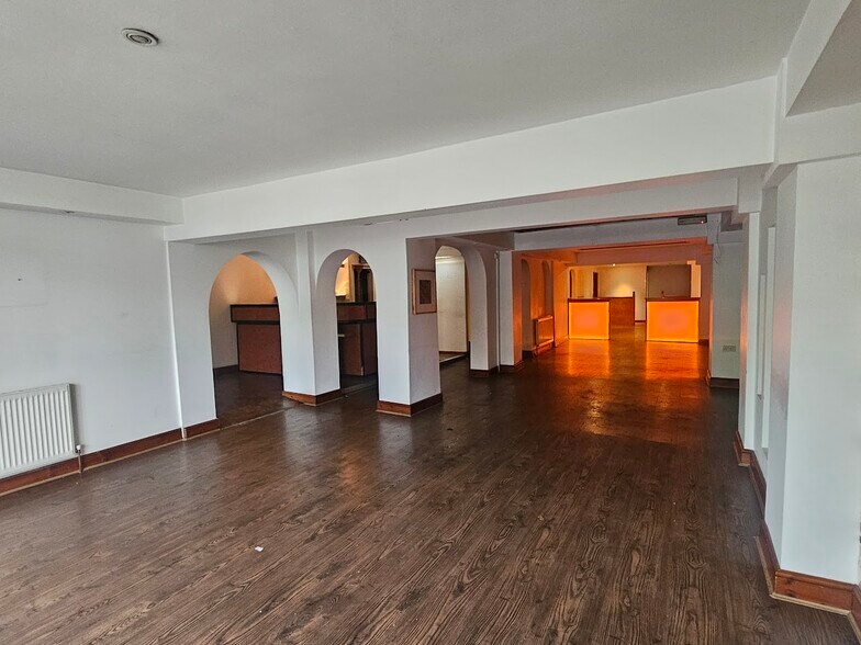 152 Oxford Rd, Oxford à louer - Photo intérieure - Image 2 de 6