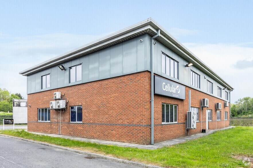 Ferryboat Ln, Sunderland à louer - Photo du bâtiment - Image 2 de 2