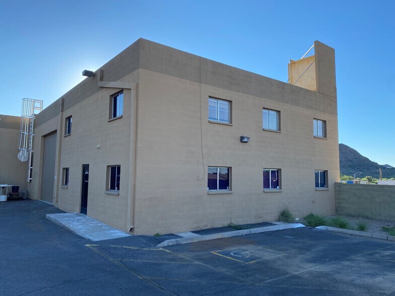 1545 E Yucca St, Phoenix, AZ à louer - Photo du bâtiment - Image 3 de 18