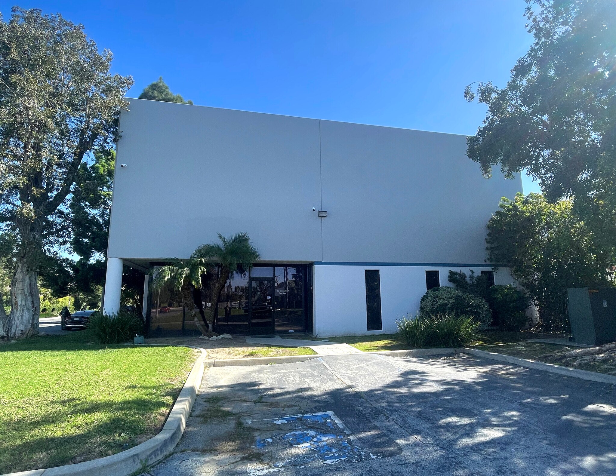 12410-12420 Clark St, Santa Fe Springs, CA à louer Photo principale- Image 1 de 15