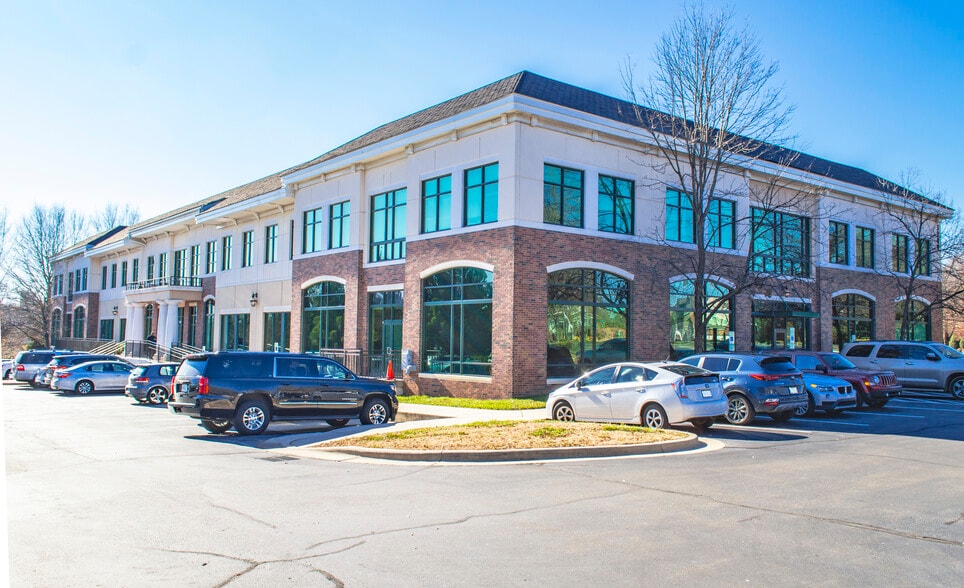 3200 Blue Ridge Rd, Raleigh, NC for lease - Primary Photo - Image 1 of 15