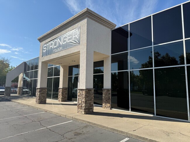 Plus de détails pour 330 Plaza Dr, Folsom, CA - Bureau/Commerce de détail à louer