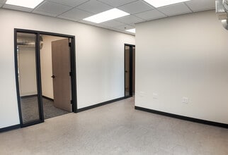 5025 S Bahnson Ave, Sioux Falls, SD for lease Interior Photo- Image 1 of 9
