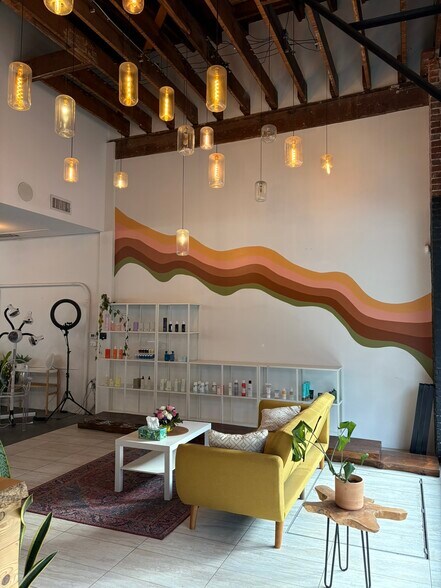 537 SW 12th Ave, Portland, OR à louer - Photo intérieure - Image 3 de 7