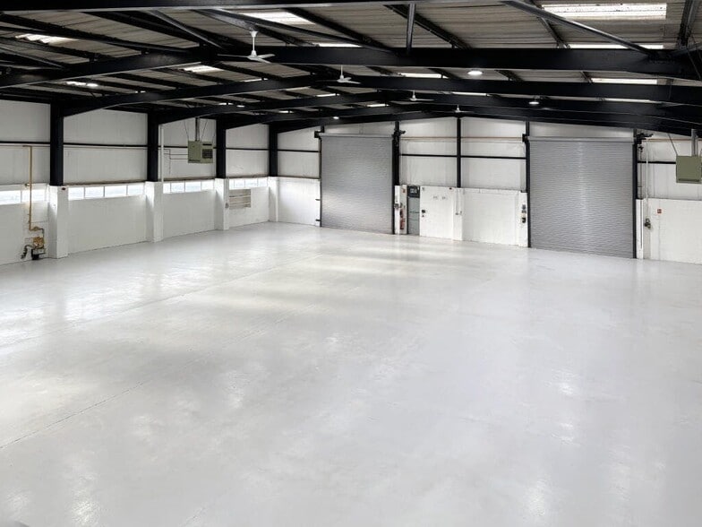 Units 11-14 Colliery Ln, Exhall for lease - Building Photo - Image 3 of 6