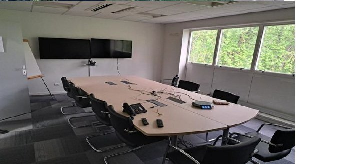 Office in Saint-Marcel for lease - Interior Photo - Image 2 of 5