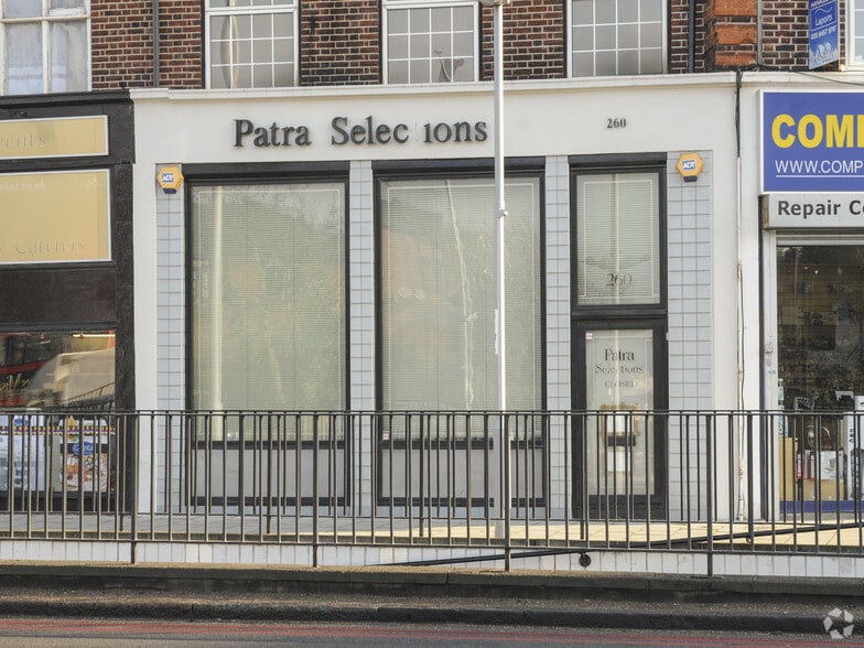 260 Watford Way, London for lease - Building Photo - Image 2 of 5