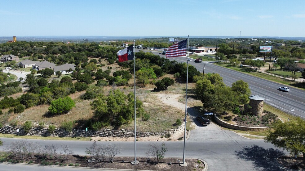 0 STATE HY 71 TX 78669, Spicewood, TX à vendre - Photo du bâtiment - Image 1 de 4
