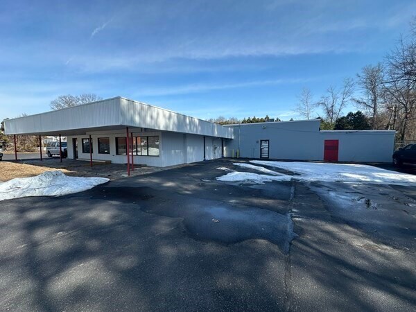 901 Southampton Rd, Westfield, MA à vendre - Photo du bâtiment - Image 3 de 10