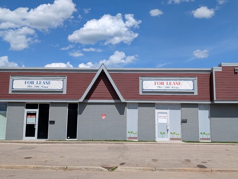 8312-8314 Fraser Av, Fort McMurray, AB for lease - Building Photo - Image 1 of 13