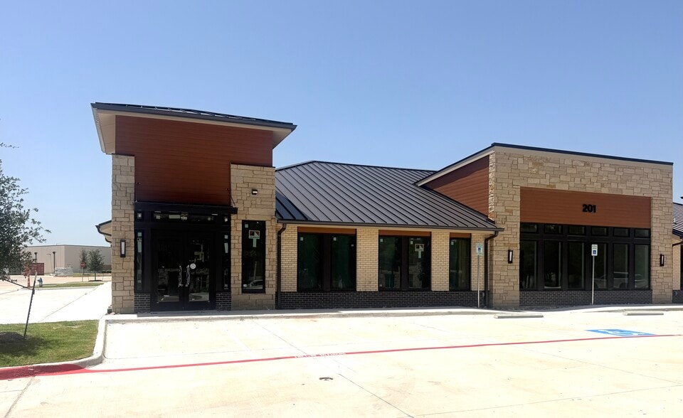 201 Wyngate Blvd, Plano, TX for lease - Building Photo - Image 3 of 5