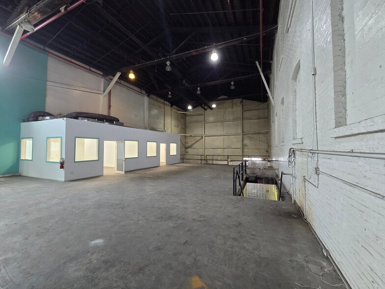 43 9th St, Brooklyn, NY for lease - Building Photo - Image 2 of 6