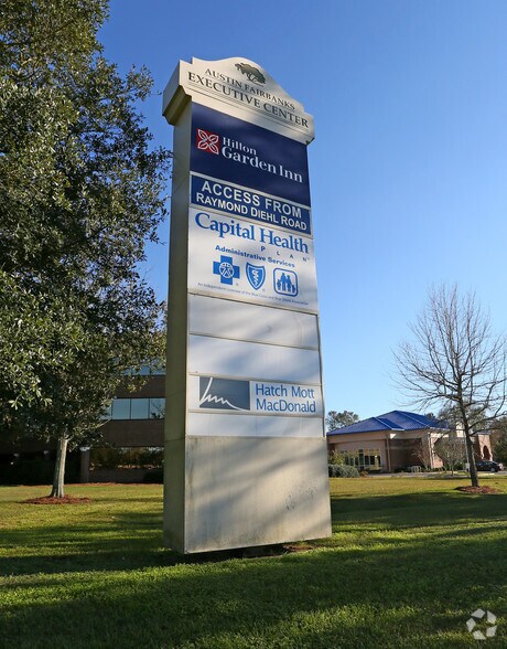 1545 Raymond Diehl Rd, Tallahassee, FL à louer - Photo du bâtiment - Image 3 de 16