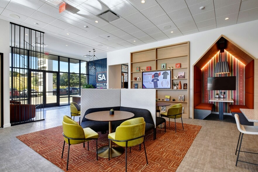 17346 La Cantera Pky, San Antonio, TX for lease - Interior Photo - Image 3 of 10