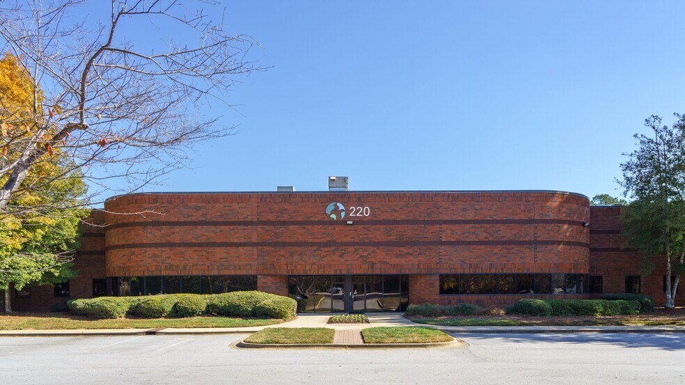 210 The Bluffs, Austell, GA à louer - Photo du bâtiment - Image 2 de 8