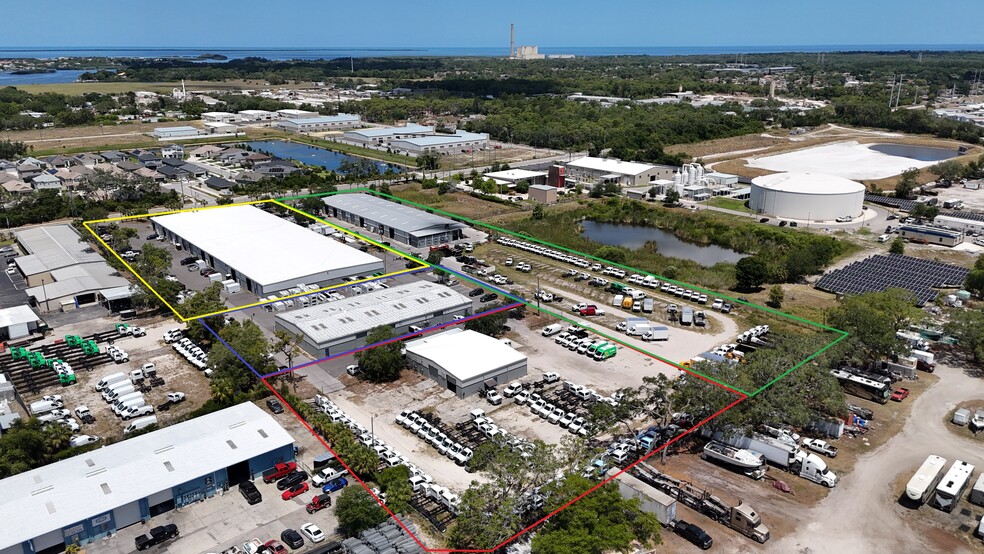 Tarpon Springs Industrial Park portefeuille de 4 propriétés à vendre sur LoopNet.ca - Photo du b timent - Image 1 de 14