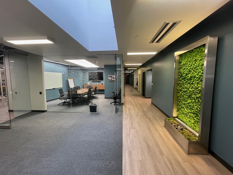 1 Qbe Way, Sun Prairie, WI for lease - Interior Photo - Image 1 of 5