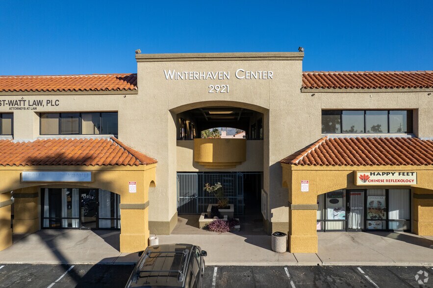 2921 E Fort Lowell Rd, Tucson, AZ à louer - Photo du bâtiment - Image 2 de 8