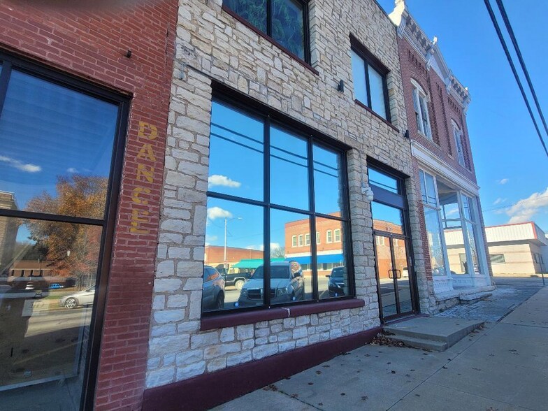 103 S Main St, Galena, MO à vendre - Photo du bâtiment - Image 3 de 9