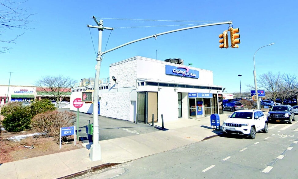 725 Co Op City Blvd, Bronx, NY for lease - Building Photo - Image 2 of 6
