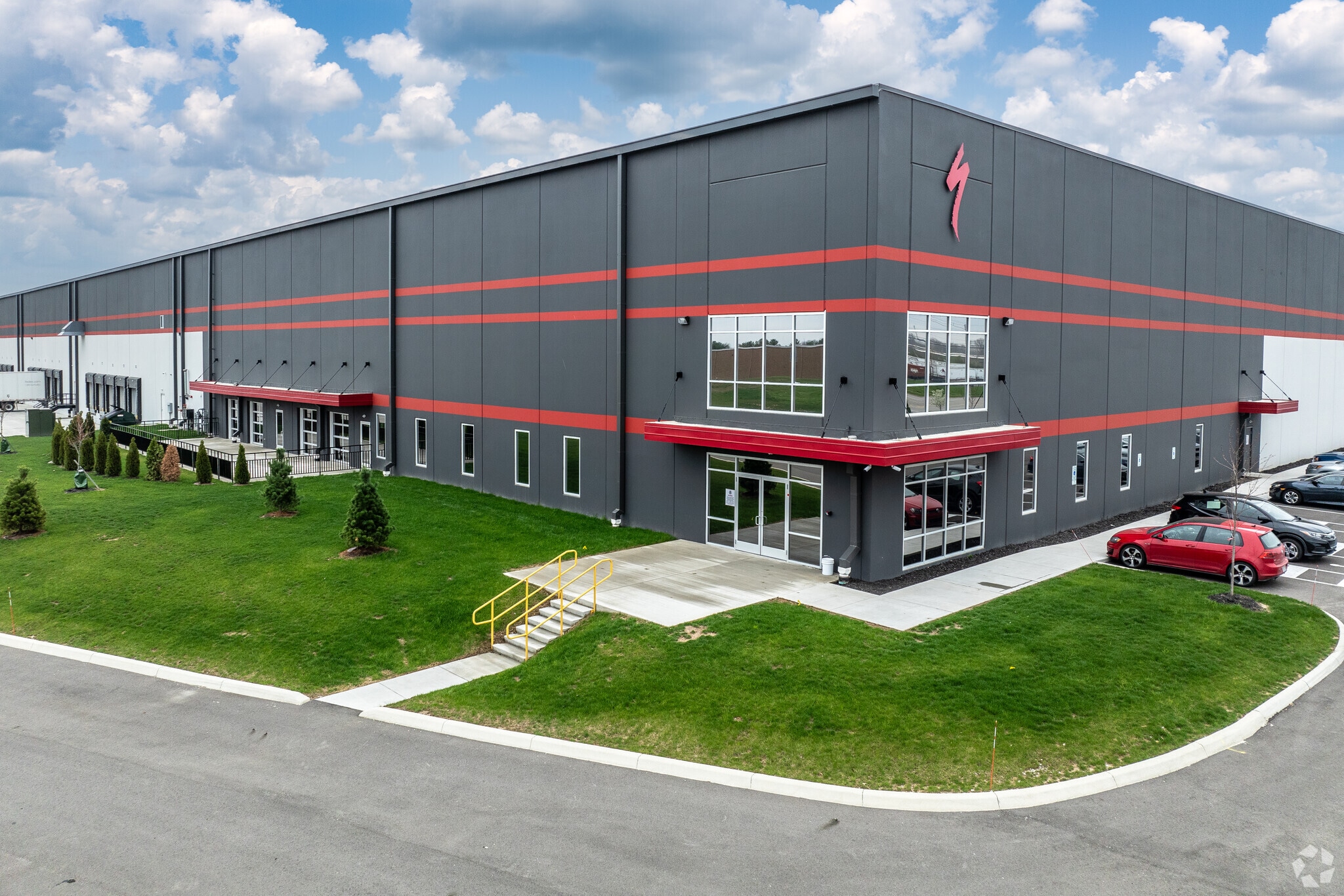 3330 Alum Creek Dr, Columbus, OH for lease Primary Photo- Image 1 of 7